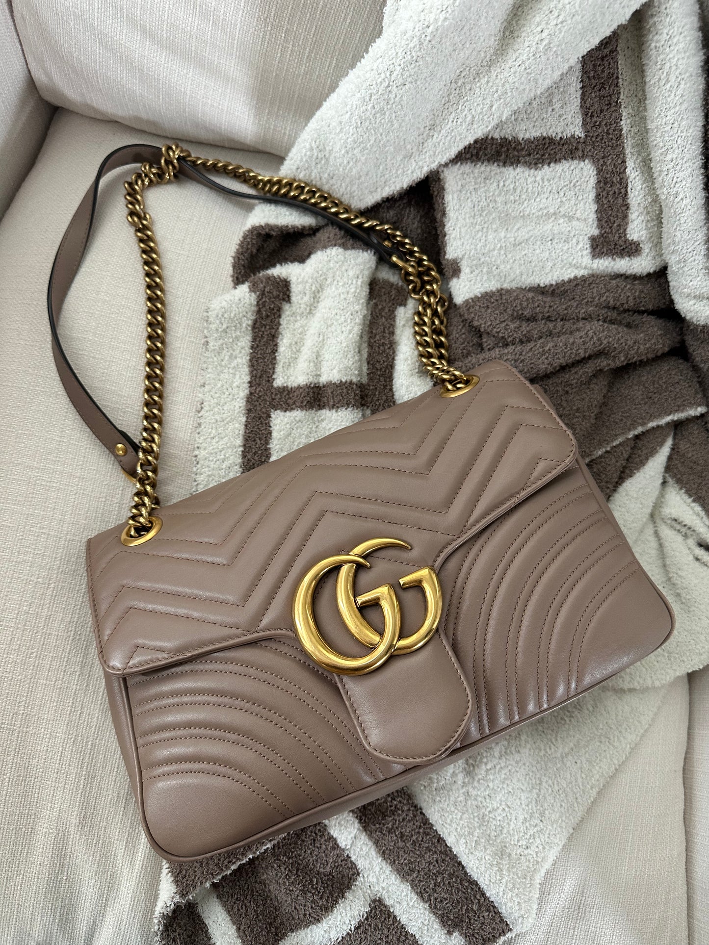 Gucci Marmont Flap Medium Beige