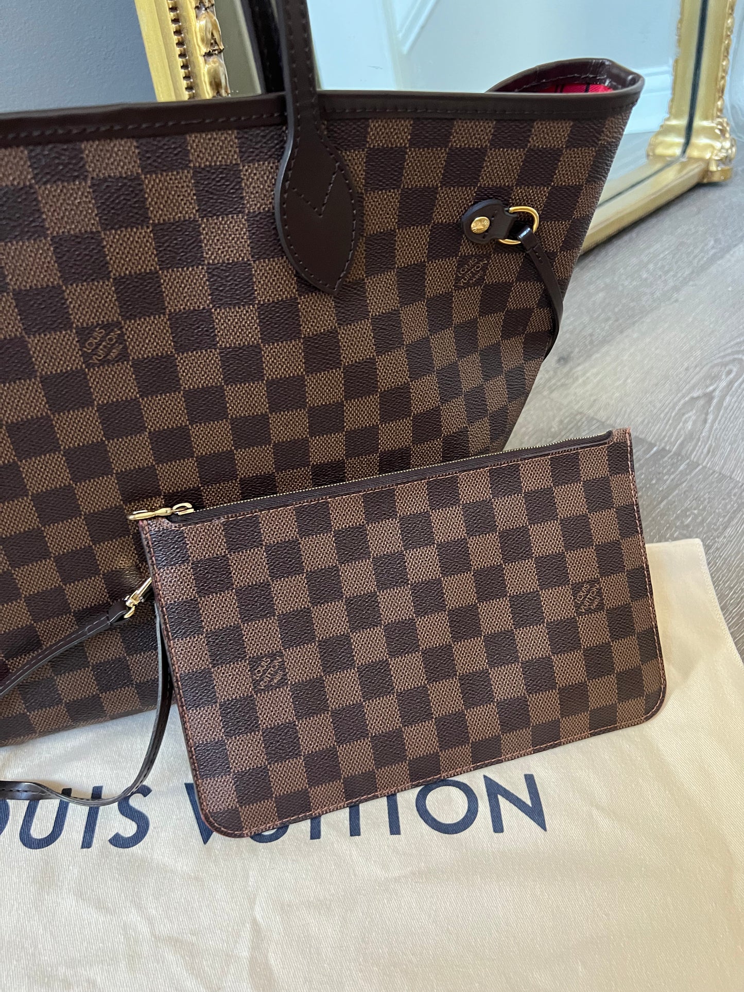 Louis Vuitton Damier Neverfull MM W/ Pouch