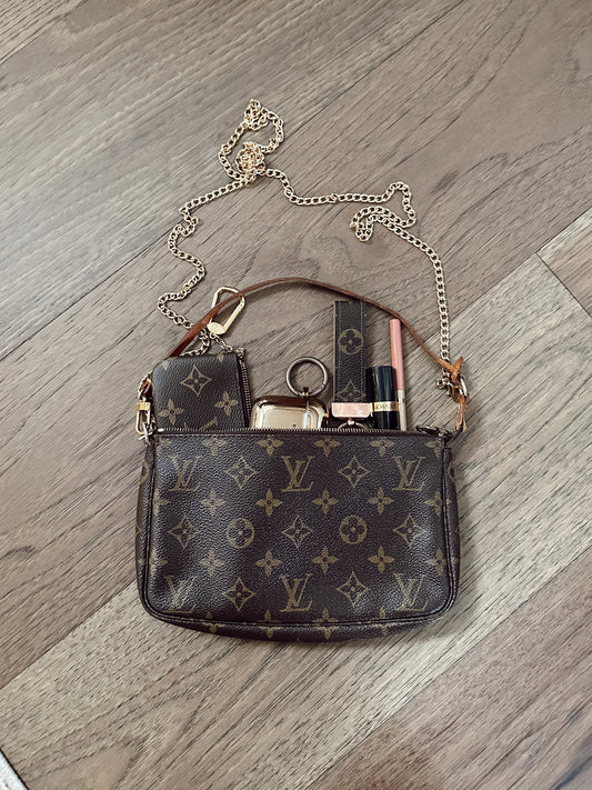 Louis Vuitton Pochette Accessoire