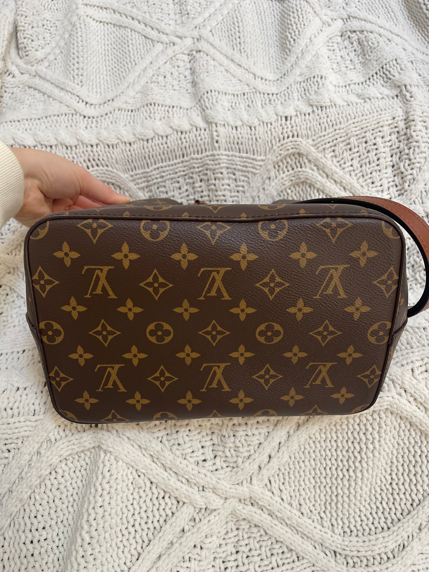 Louis Vuitton NeoNoe Caramel