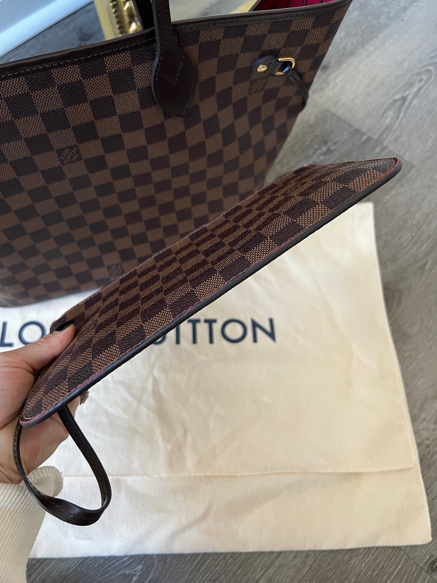 Louis Vuitton Damier Neverfull MM W/ Pouch