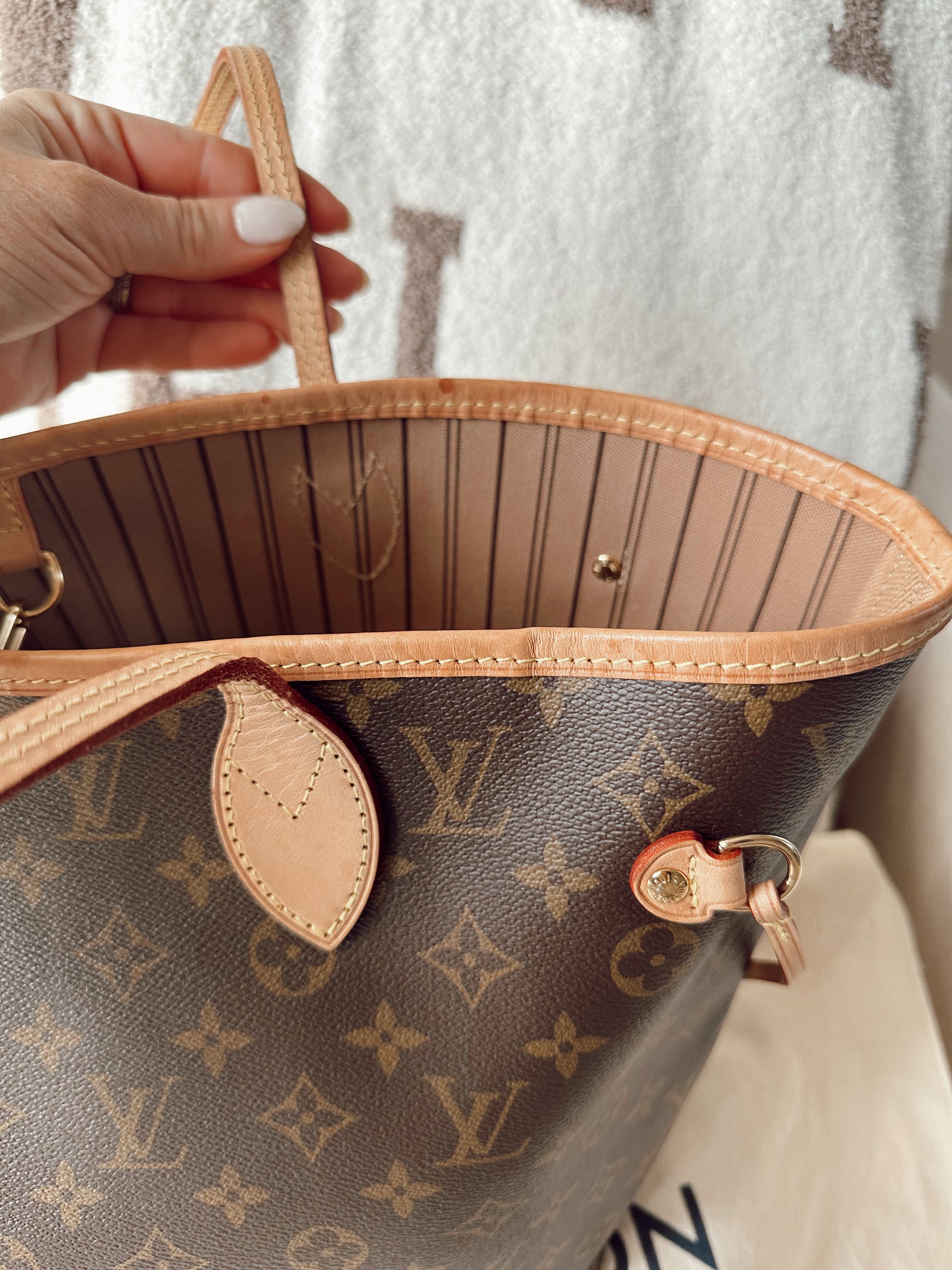 Louis Vuitton Neverfull MM Monogram – thedesignercouple