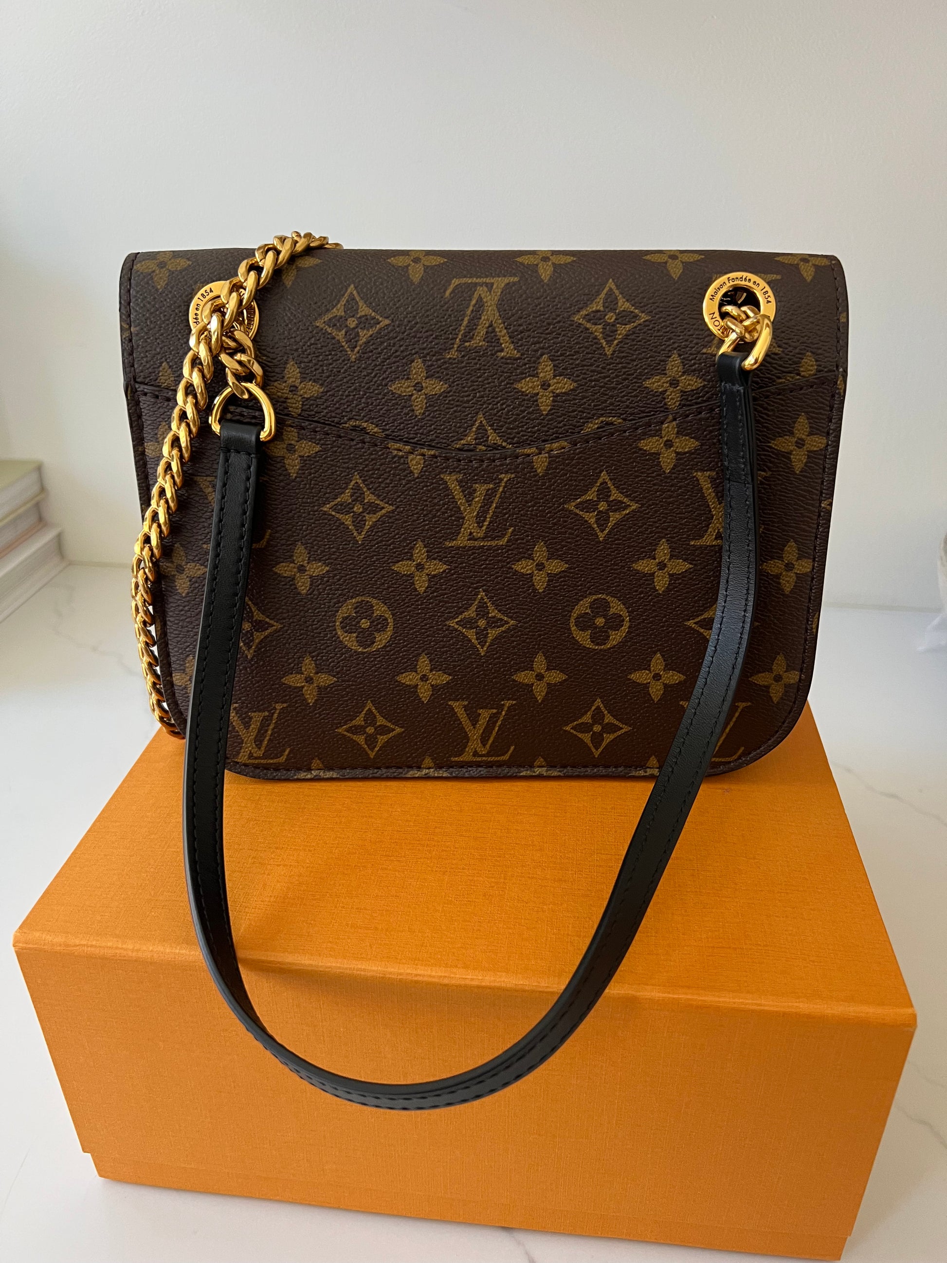 Louis Vuitton Passy, Brown, One Size