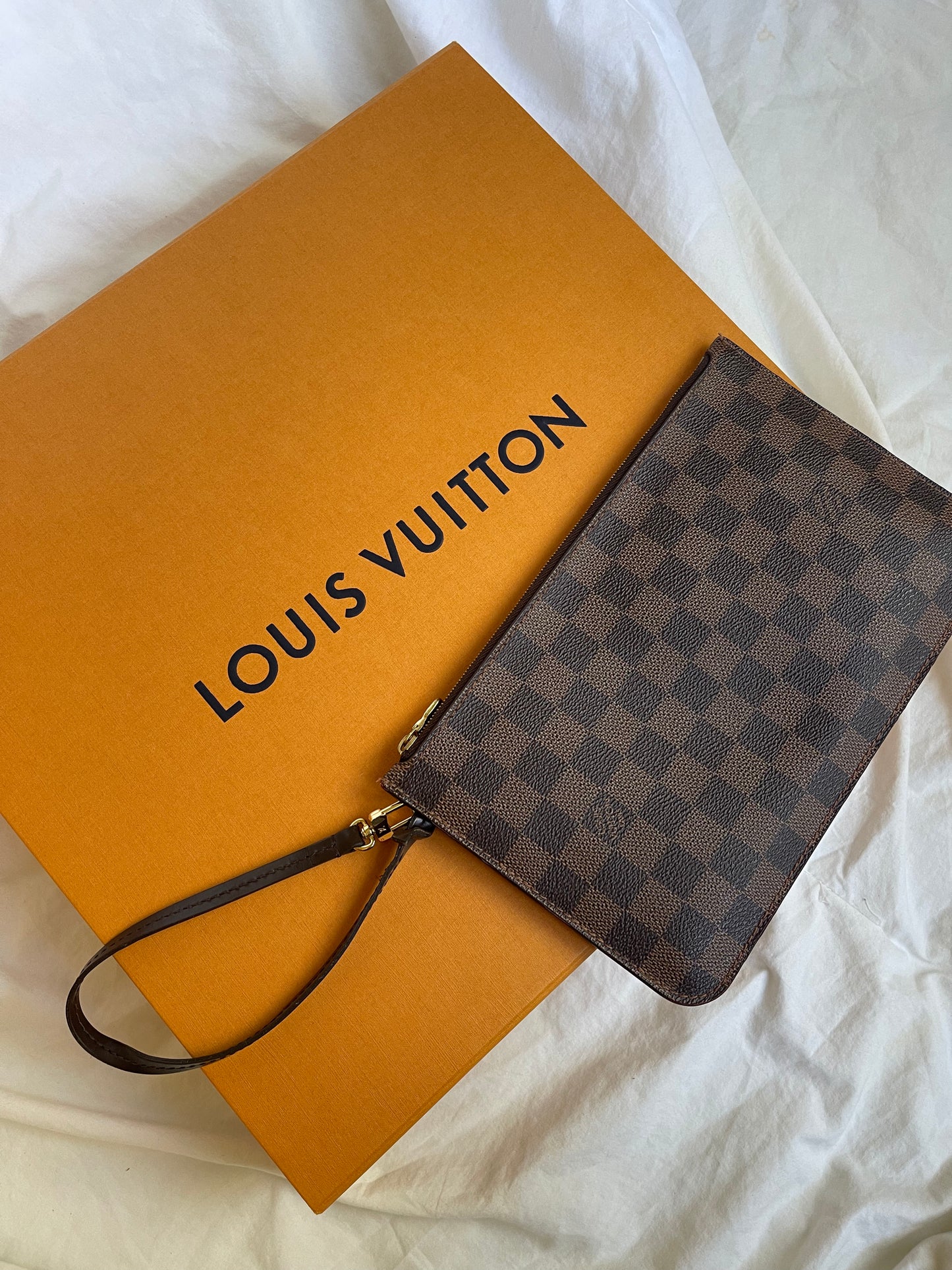 Louis Vuitton Damier Neverfull MM W/ Pouch