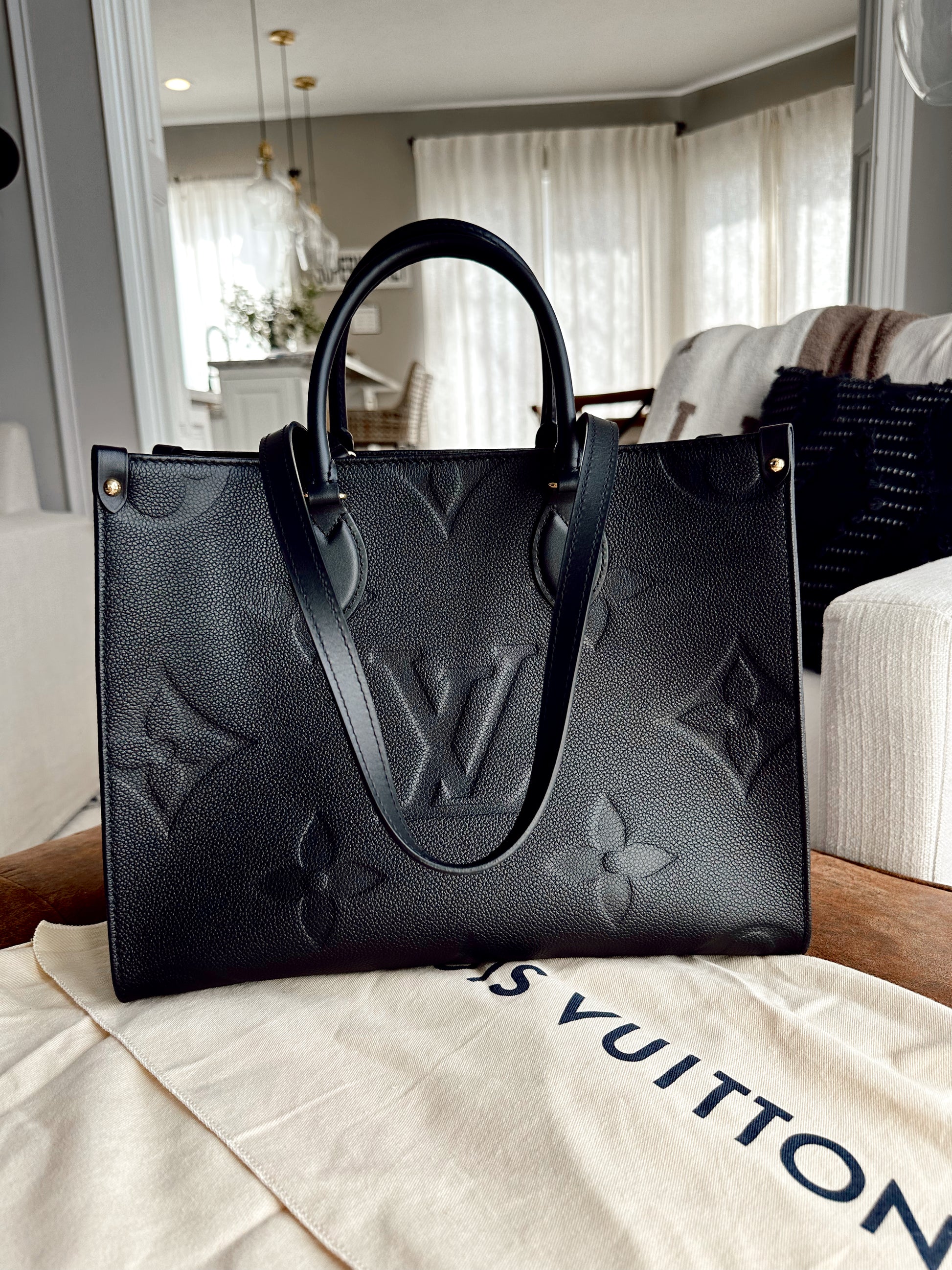 Louis Vuitton On The Go Tote MM Black