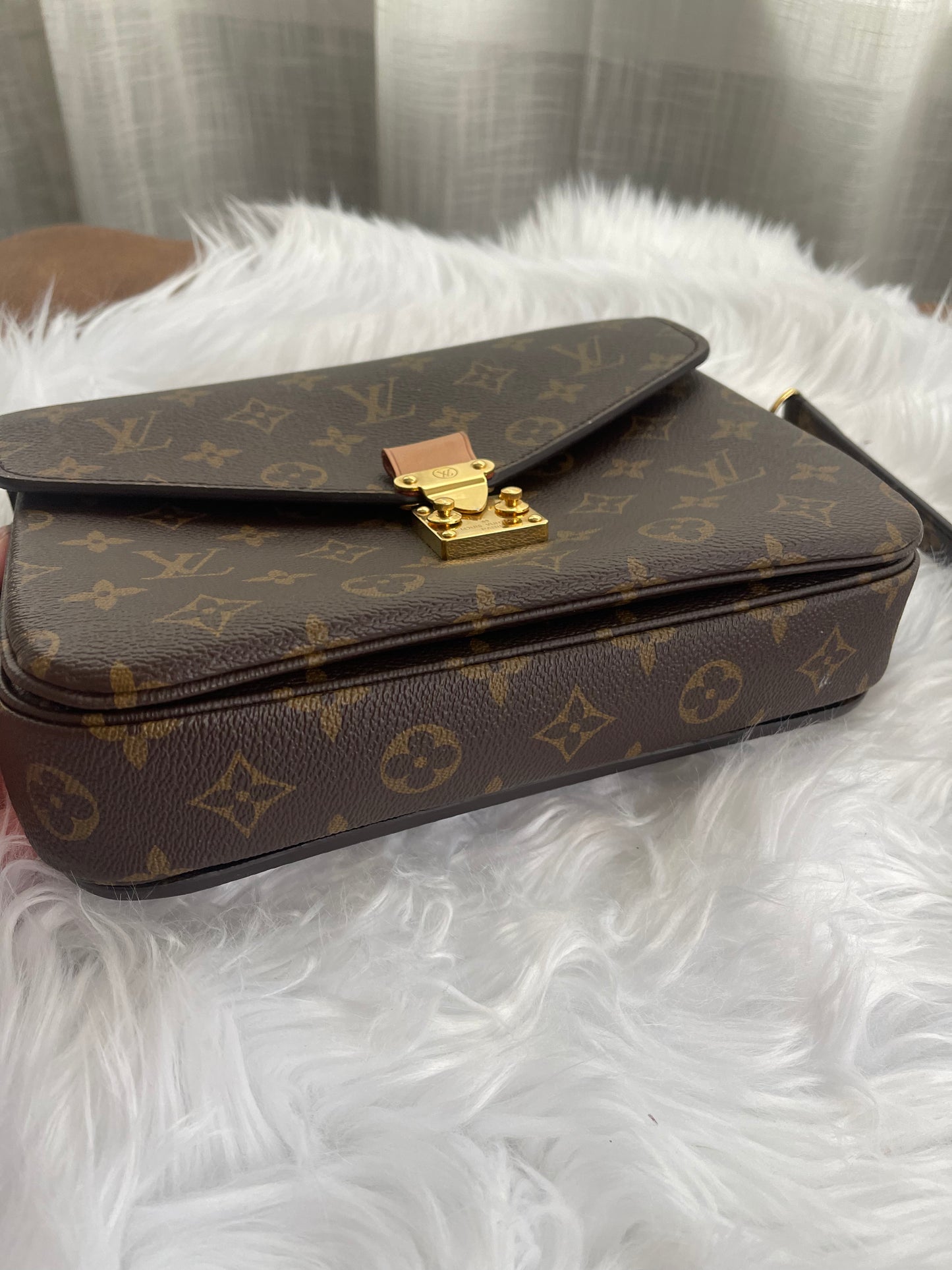 Louis Vuitton Pochette Metis