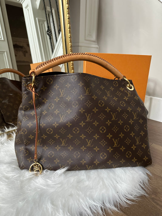 Louis Vuitton Artsy MM Monogram