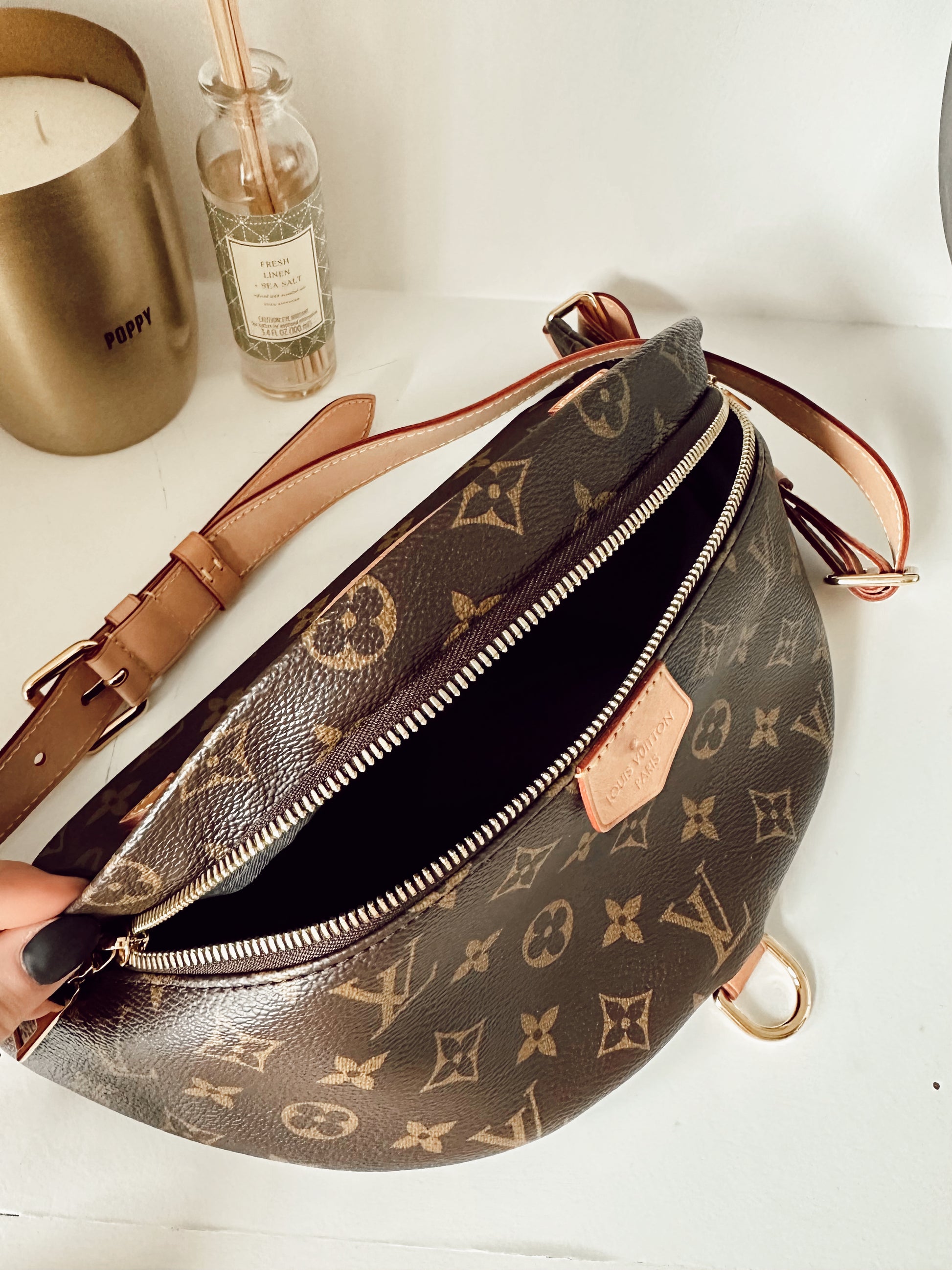 LouisVuitton Leather BumBag 💥 Avaliable now , our OnlineShop