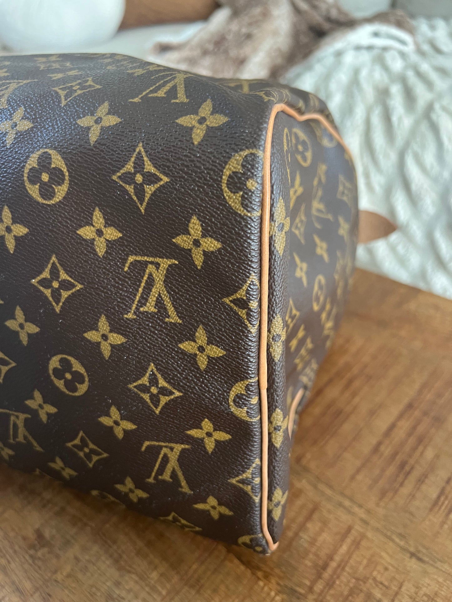 Louis Vuitton Monogram Speedy 40