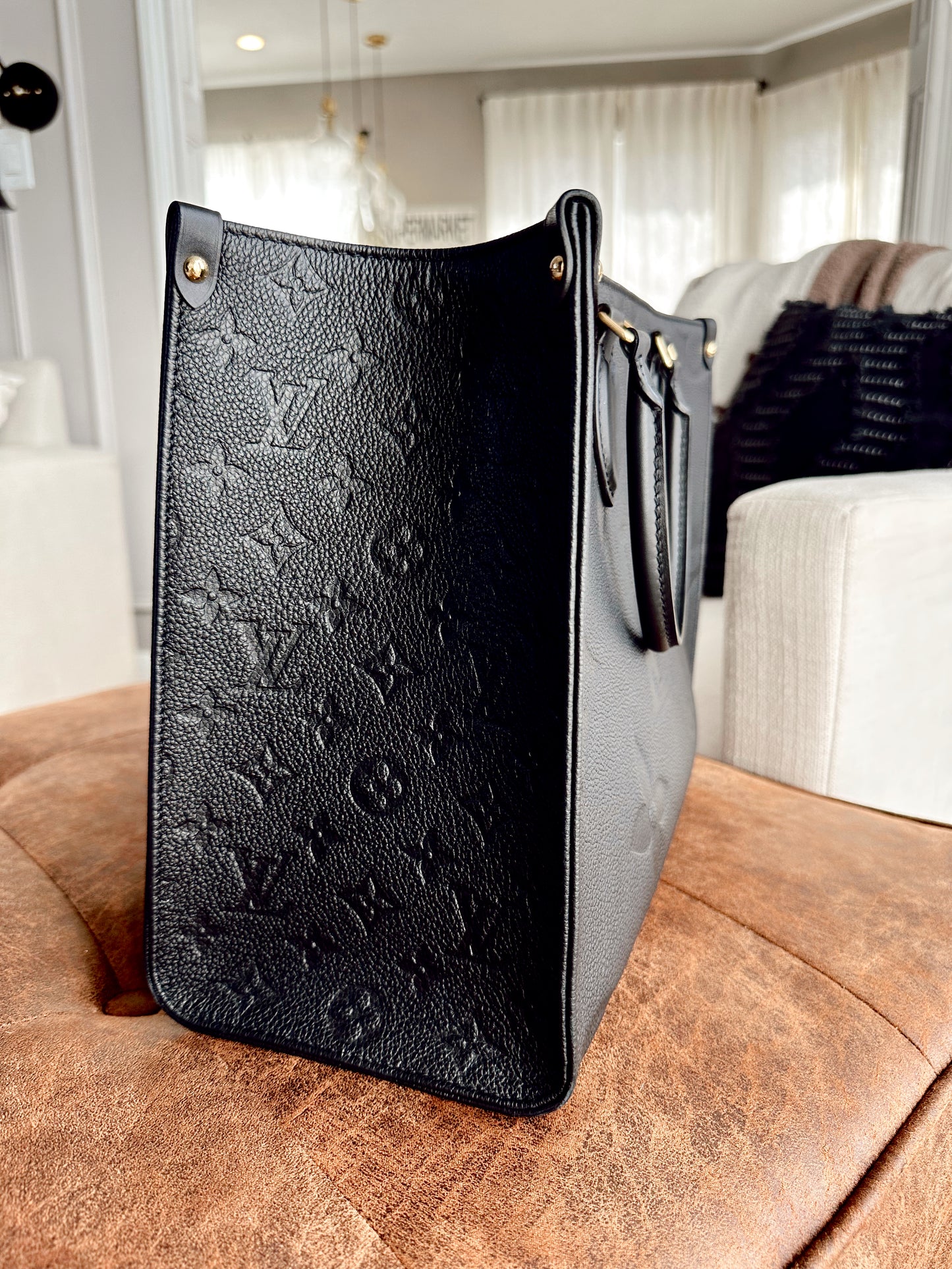 Louis Vuitton On The Go Tote MM Black