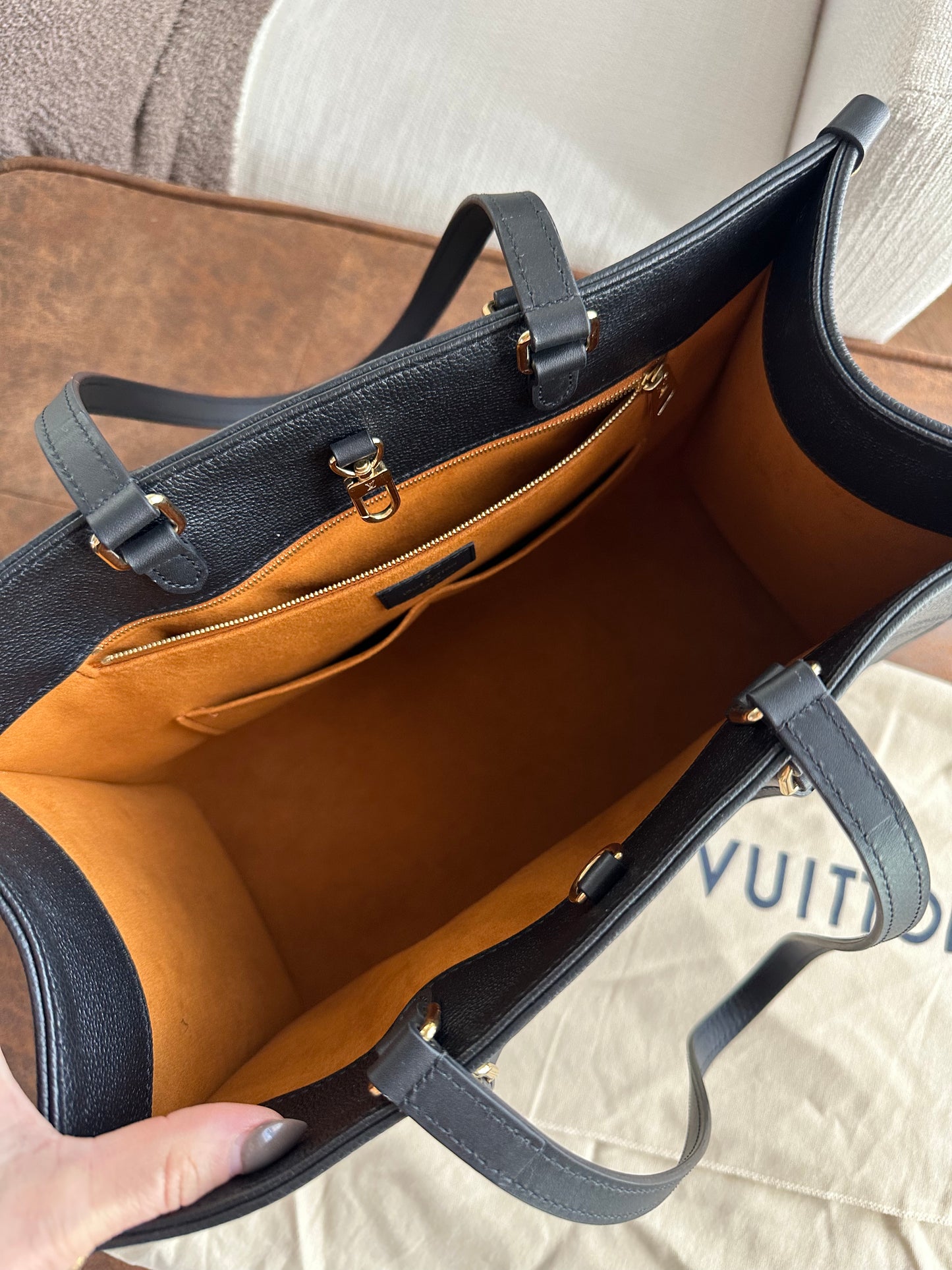 Louis Vuitton On The Go Tote MM Black