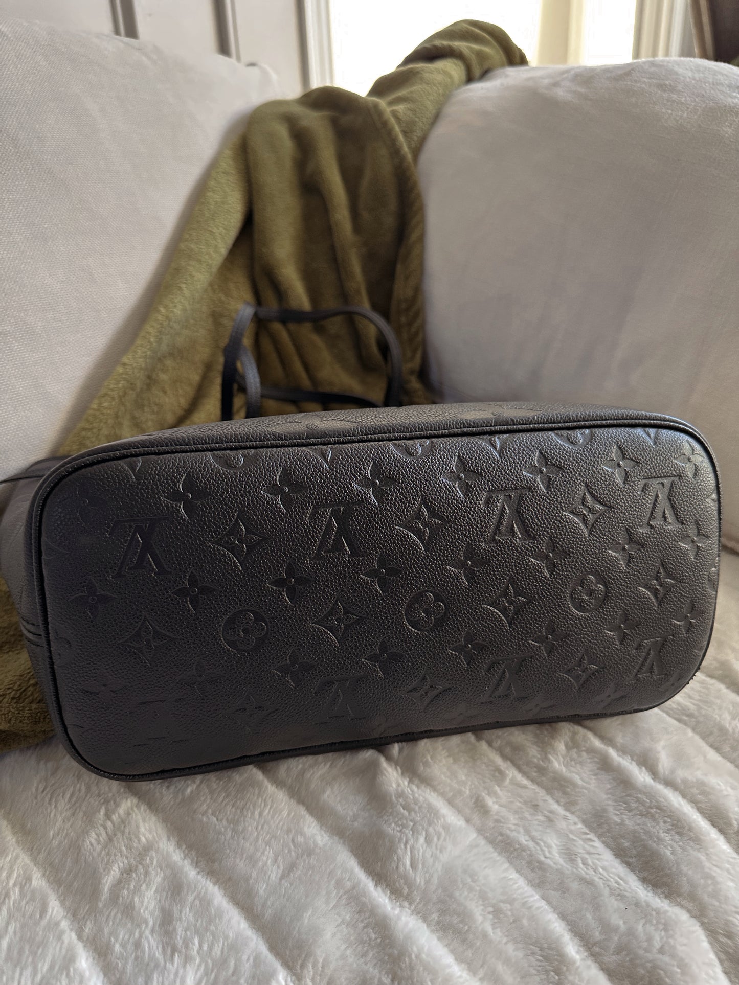 Louis Vuitton Neverfull MM Empreinte Black