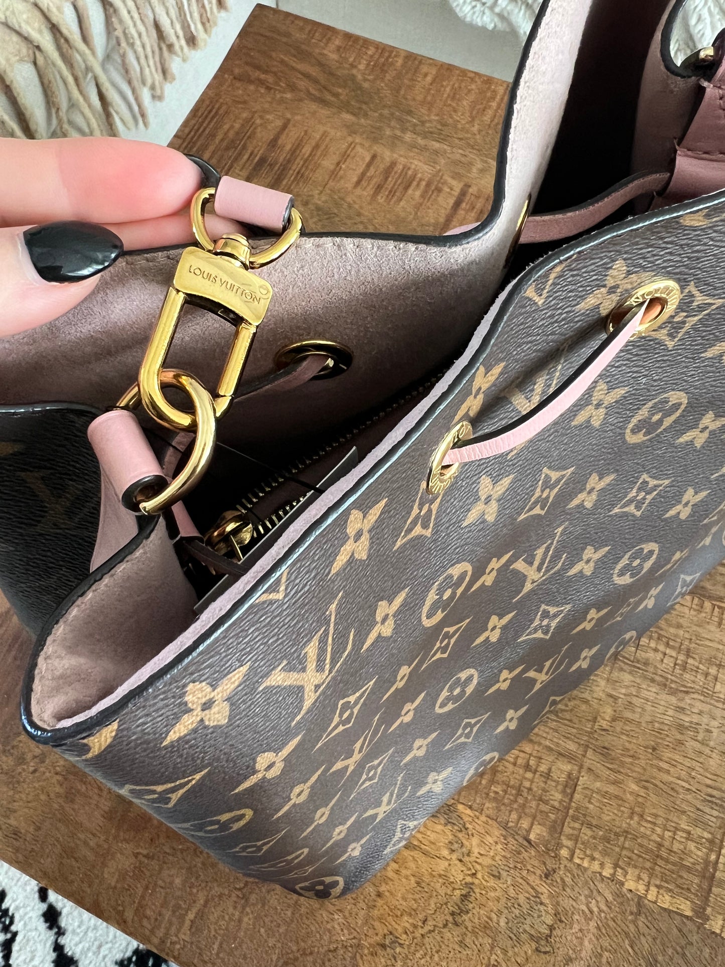 Louis Vuitton NeoNoe Rose Monogram