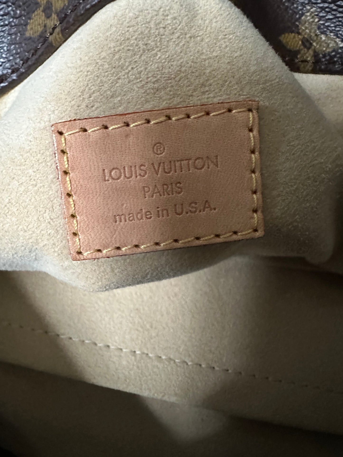 Louis Vuitton Artsy MM Monogram