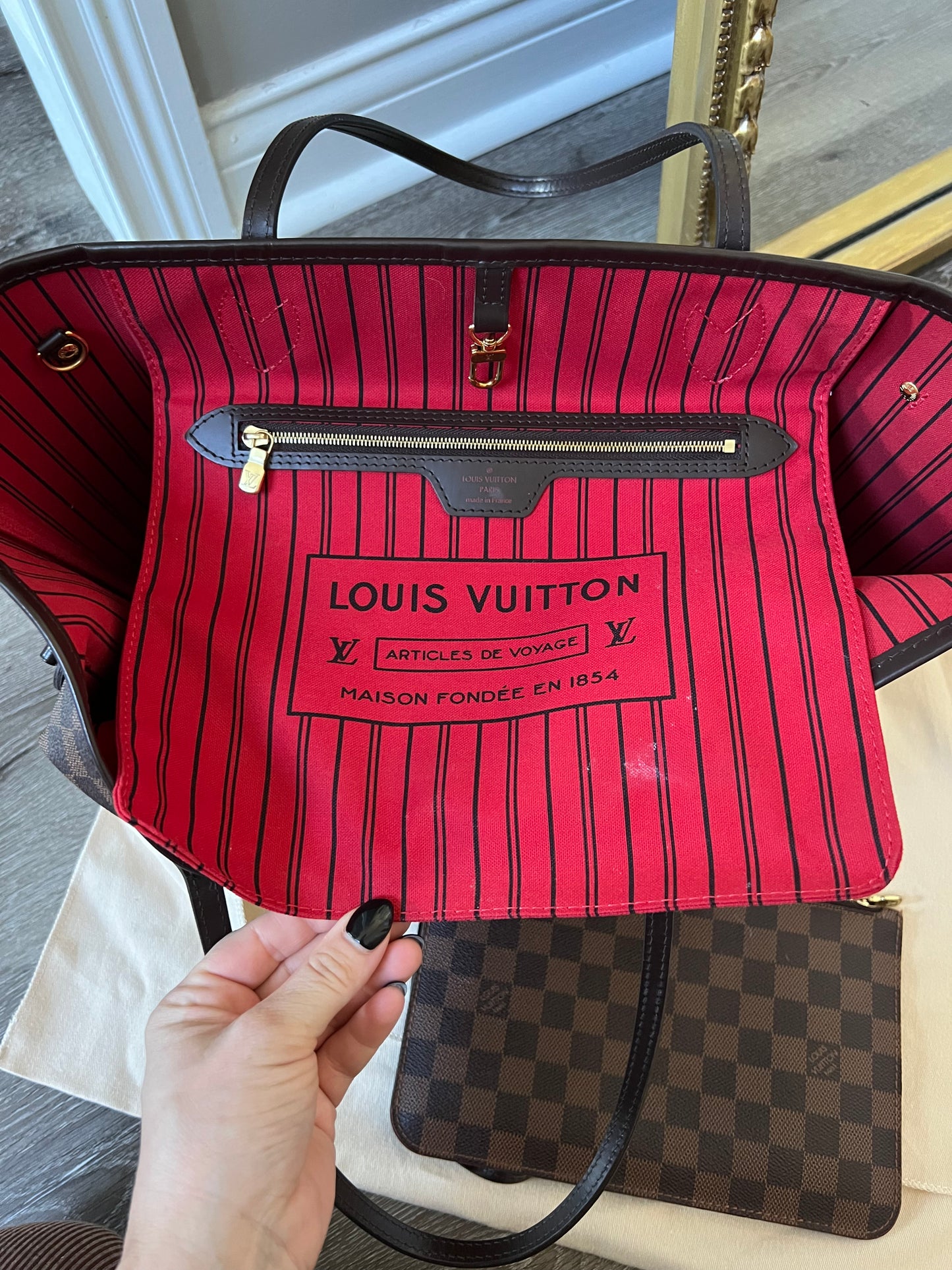 Louis Vuitton Damier Neverfull MM W/ Pouch