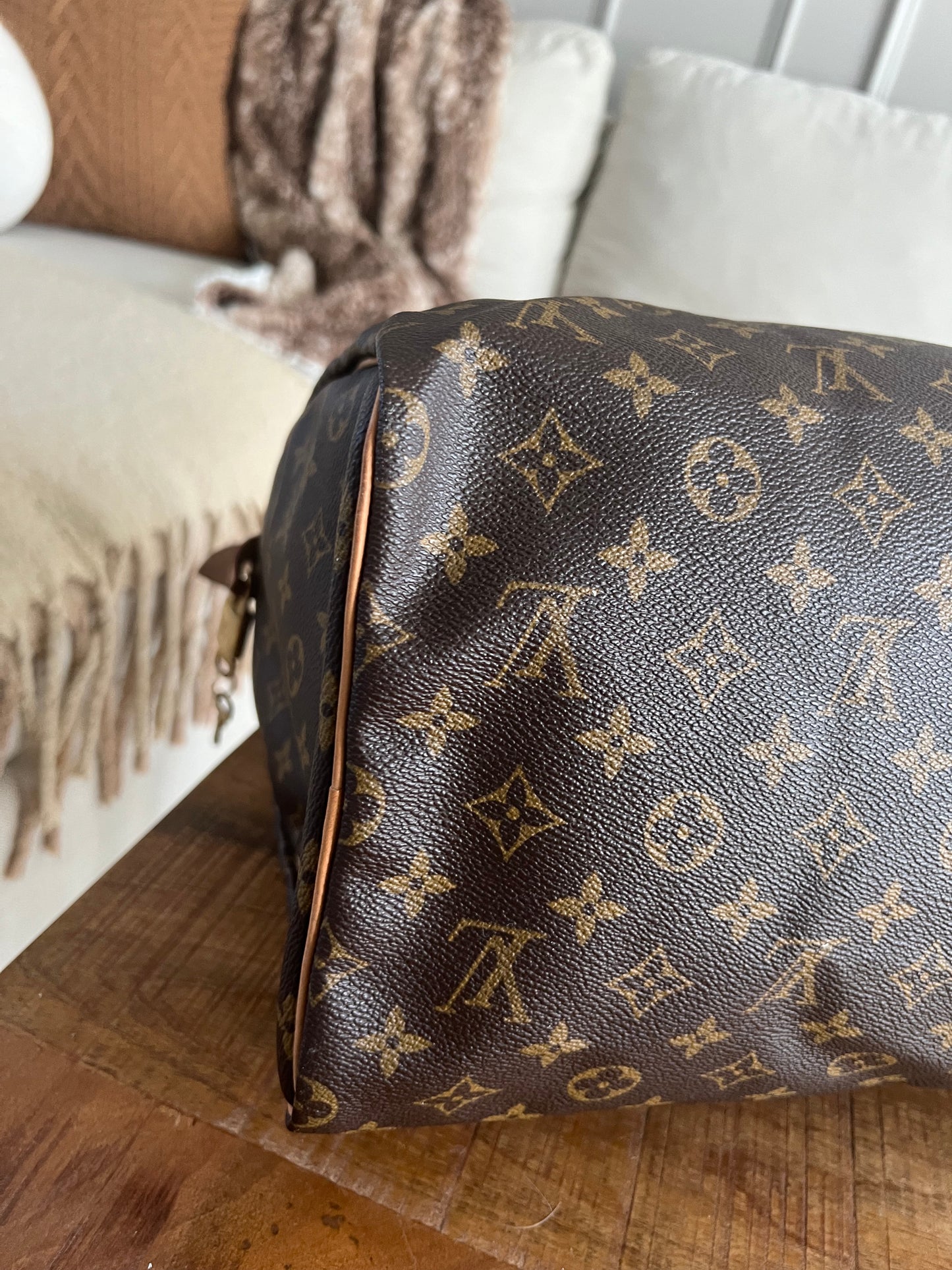 Louis Vuitton Monogram Speedy 40