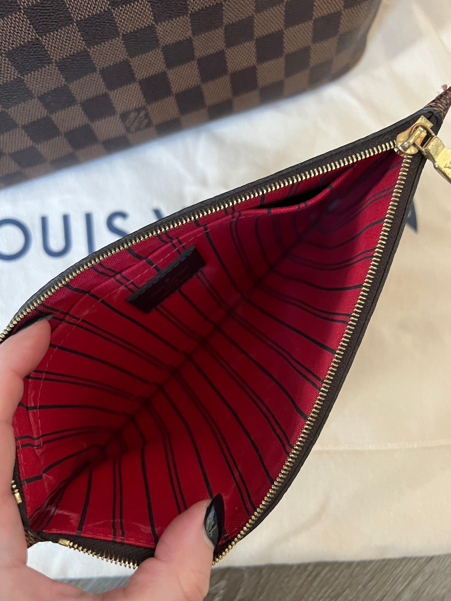 Louis Vuitton Damier Neverfull MM W/ Pouch