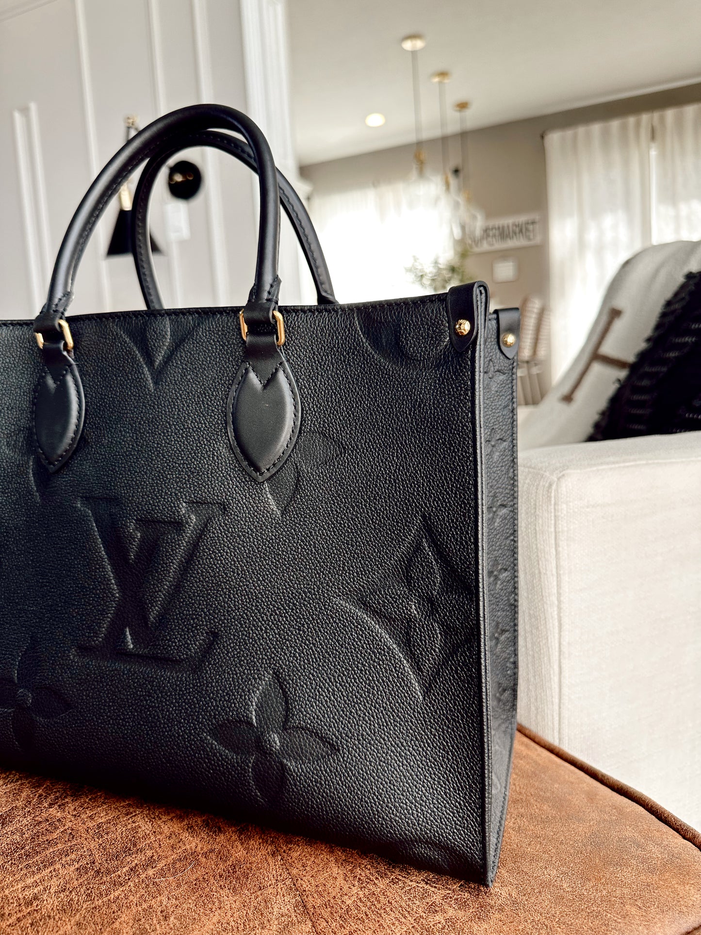 Louis Vuitton On The Go Tote MM Black