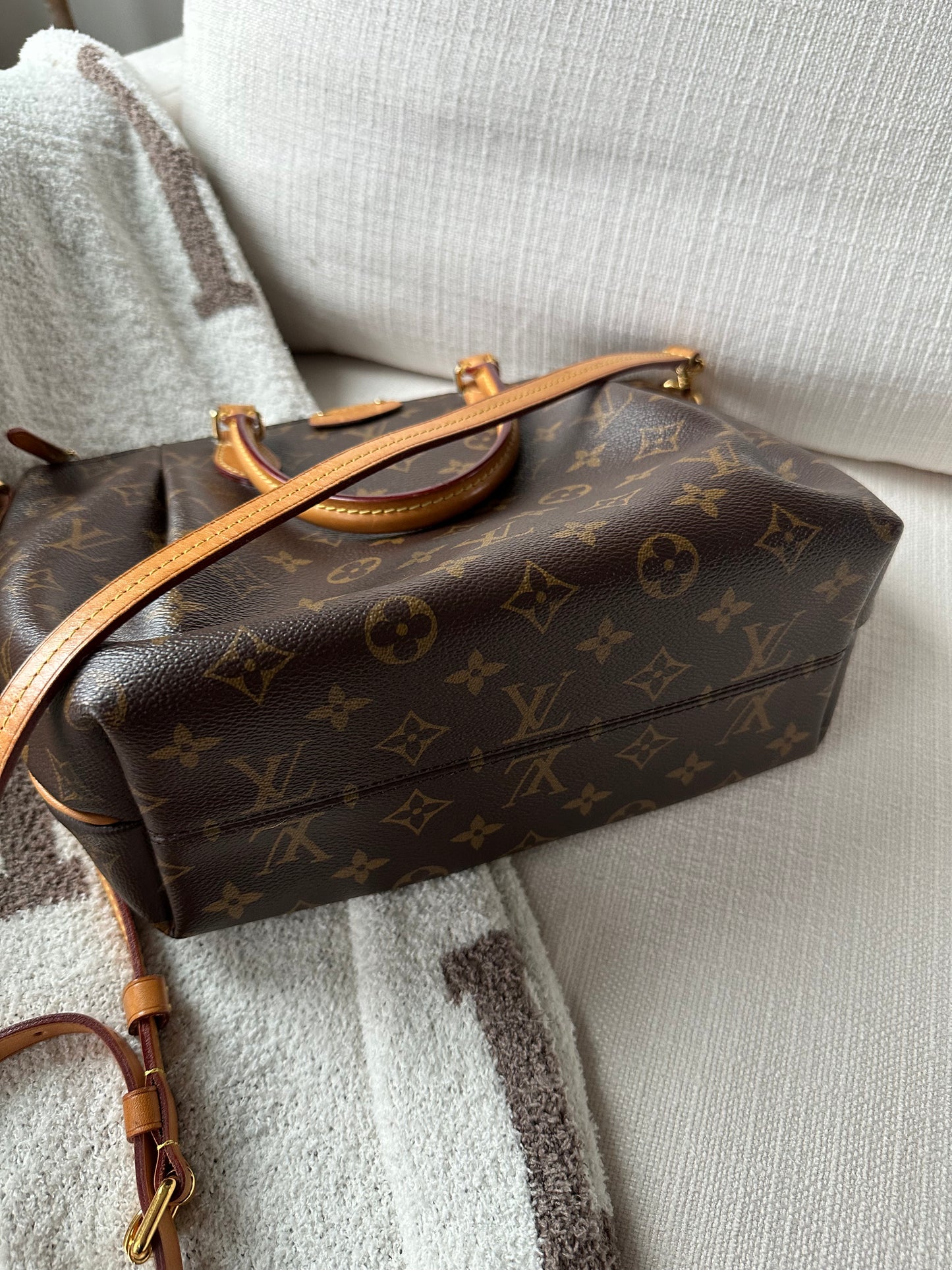 Louis Vuitton 2016 pre-owned Monogram Turenne PM handbag - ShopStyle Tote  Bags