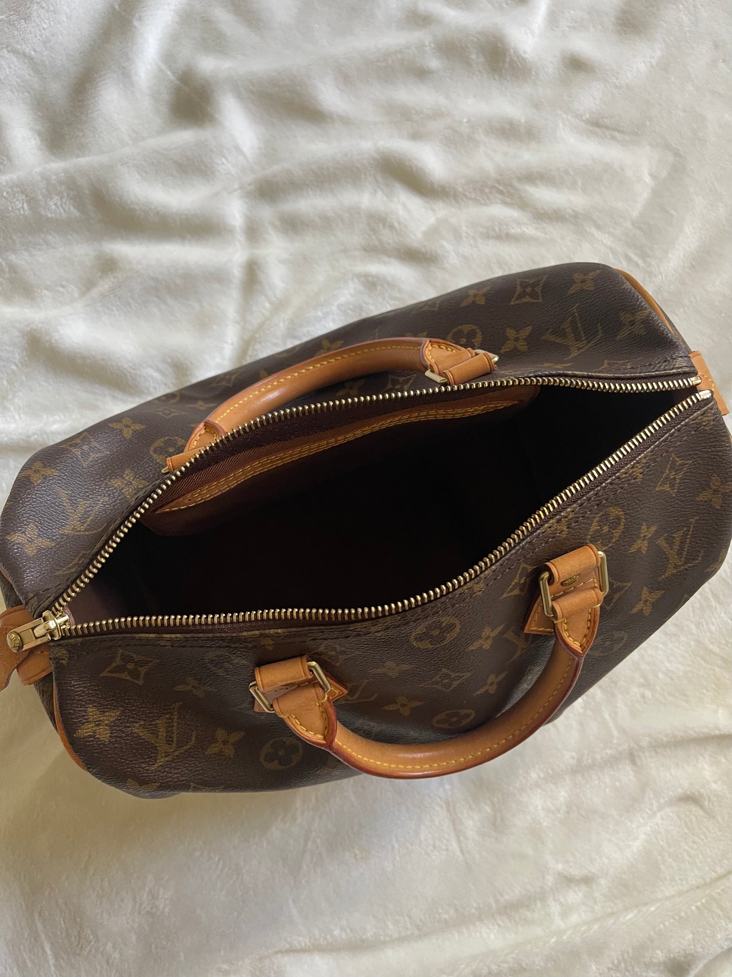 Louis Vuitton Monogram Speedy 30