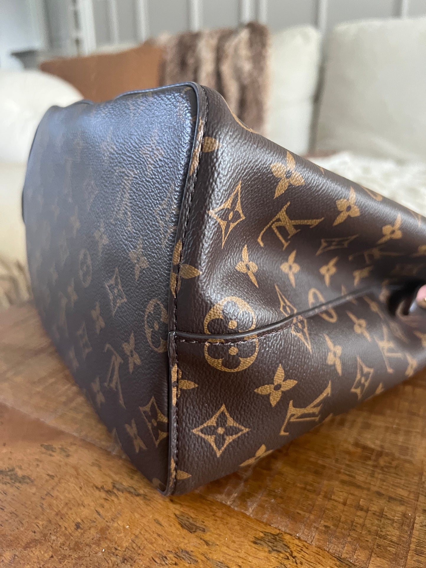 Louis Vuitton NeoNoe Rose Monogram