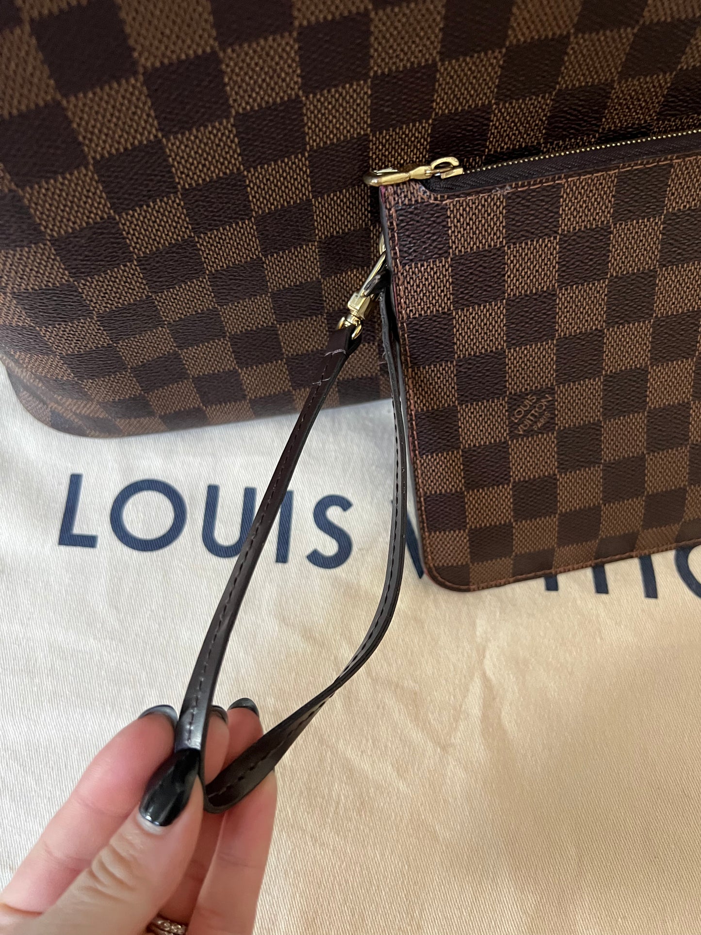 Louis Vuitton Damier Neverfull MM W/ Pouch