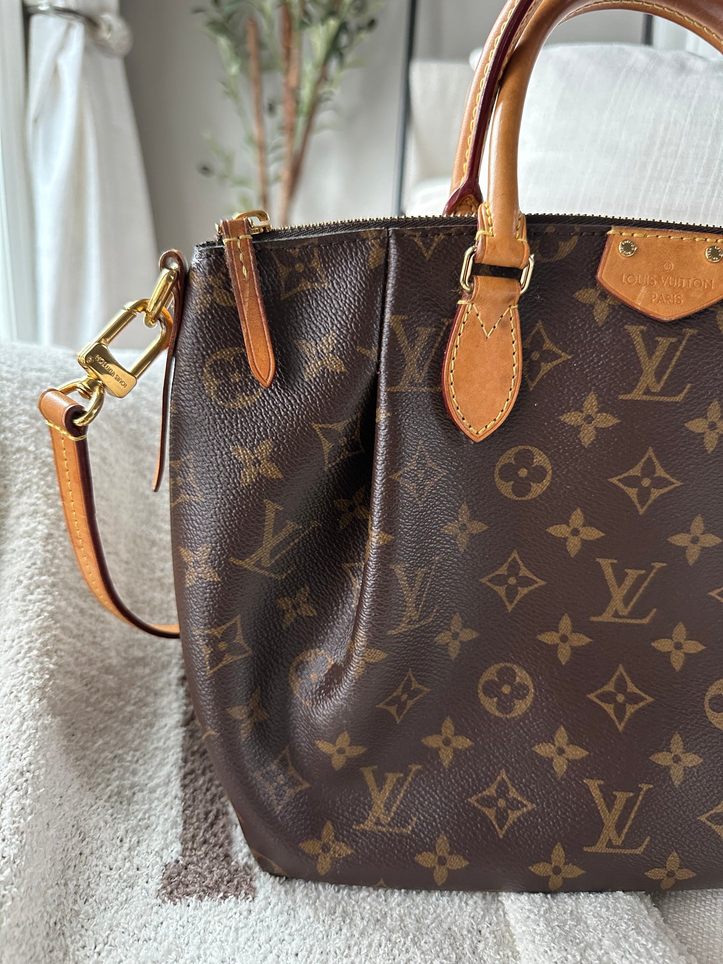 🚫SOLD🚫2017 Like New!🎀Louis Vuitton Turenne PM