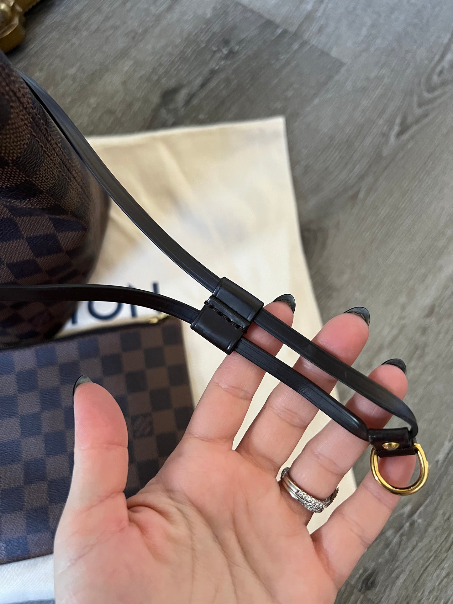 Louis Vuitton Damier Neverfull MM W/ Pouch