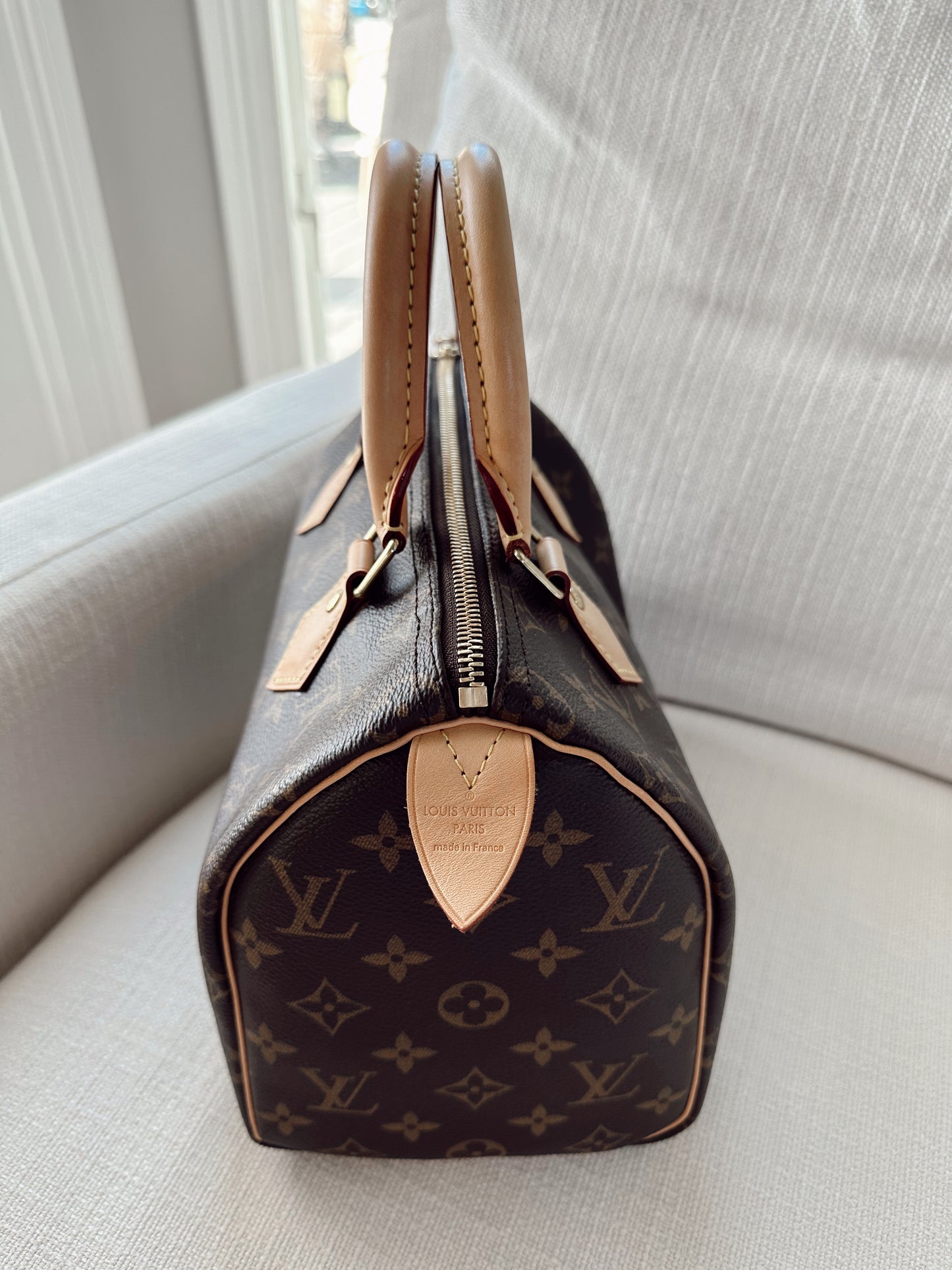 Louis Vuitton Monogram Speedy 25