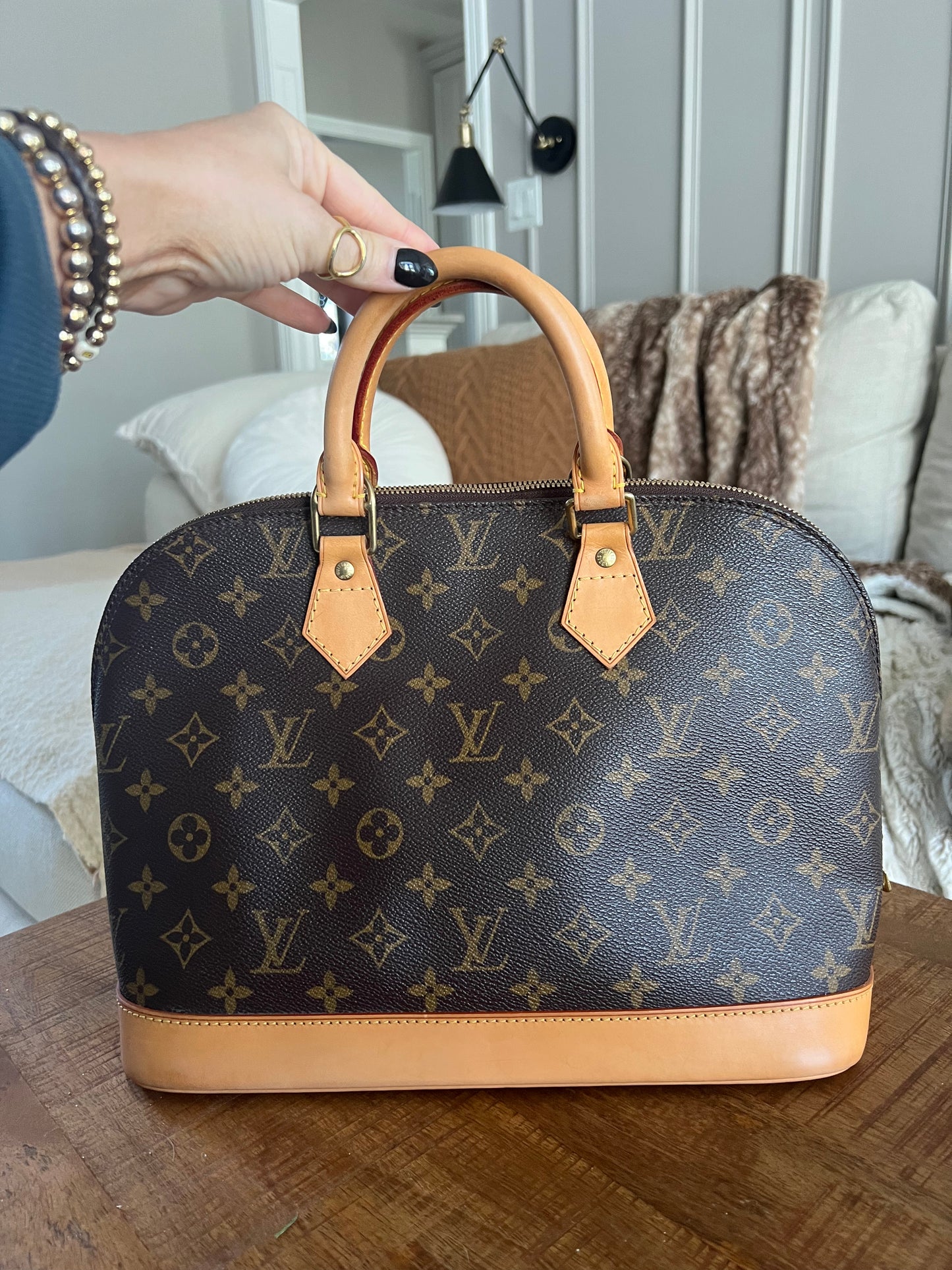 Louis Vuitton Alma Monogram pm