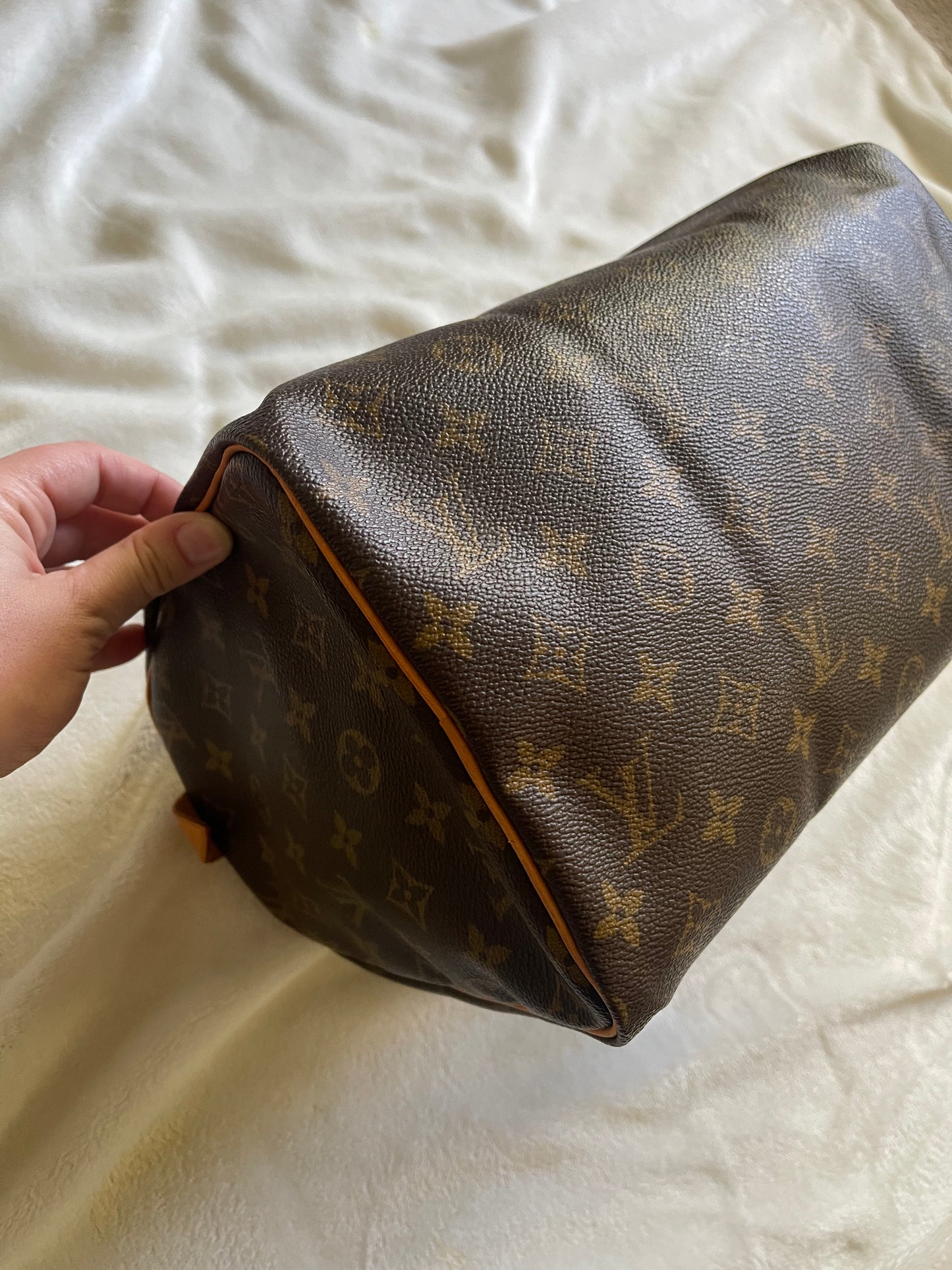 Louis Vuitton Monogram Speedy 30