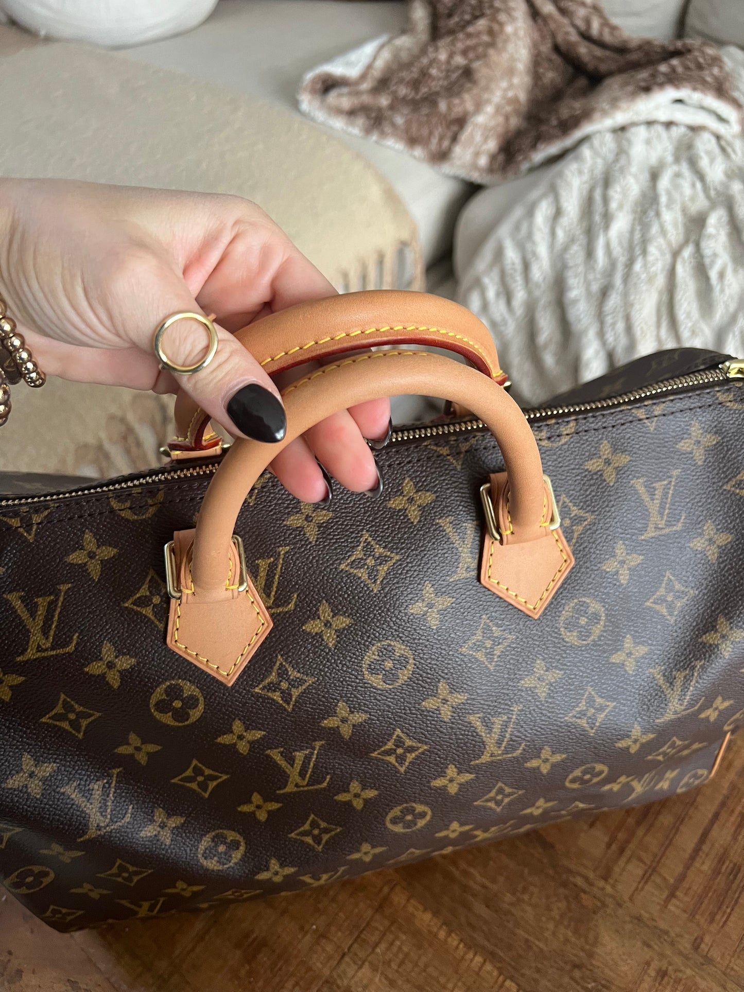 Louis Vuitton Speedy 35