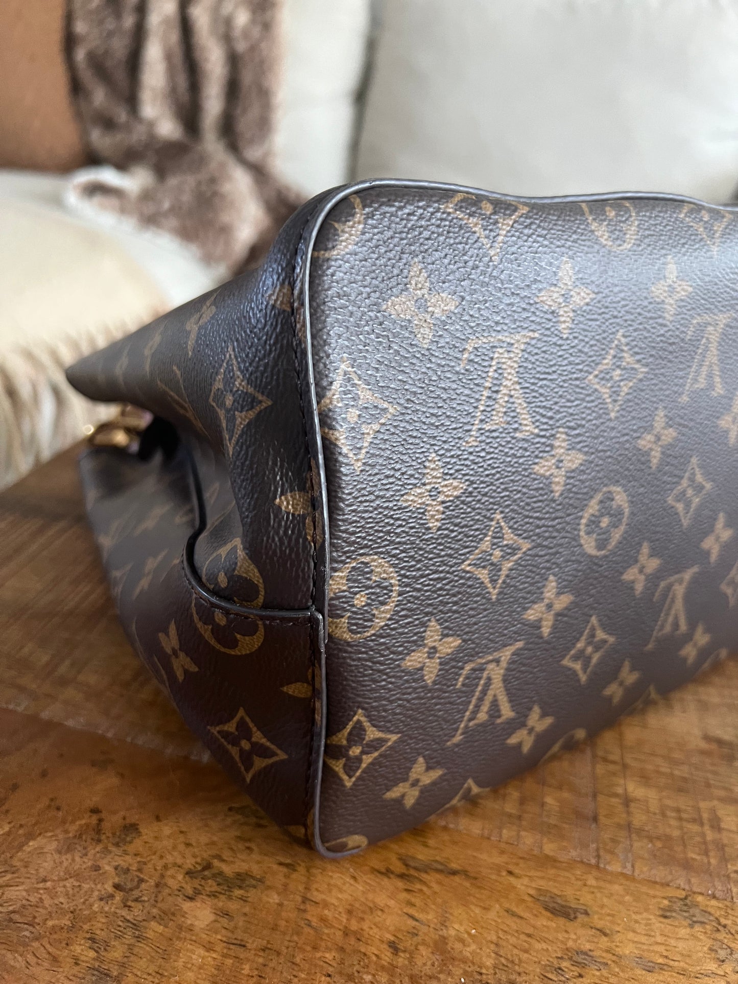 Louis Vuitton NeoNoe Rose Monogram