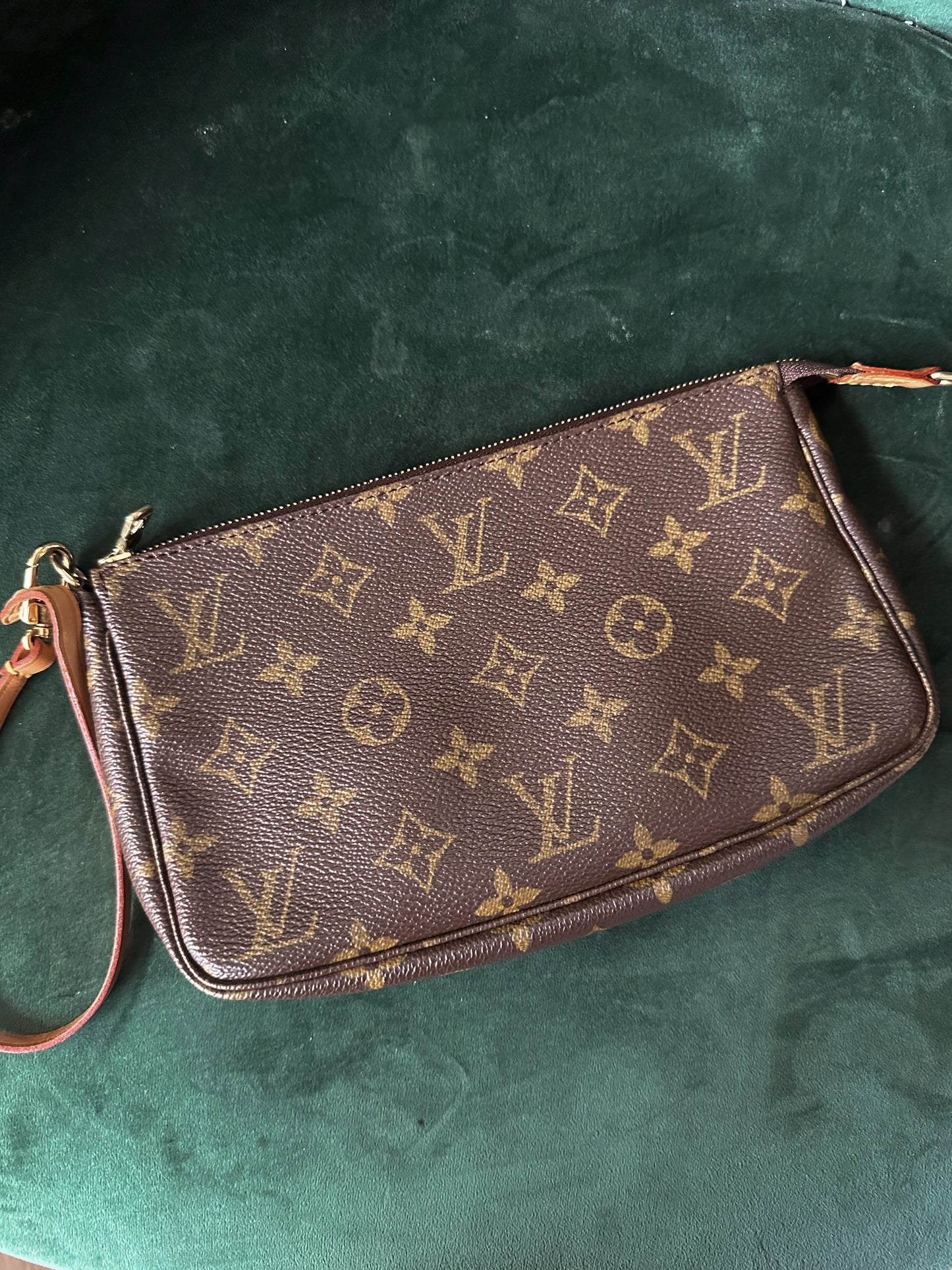 Louis Vuitton Pochette Accessoires