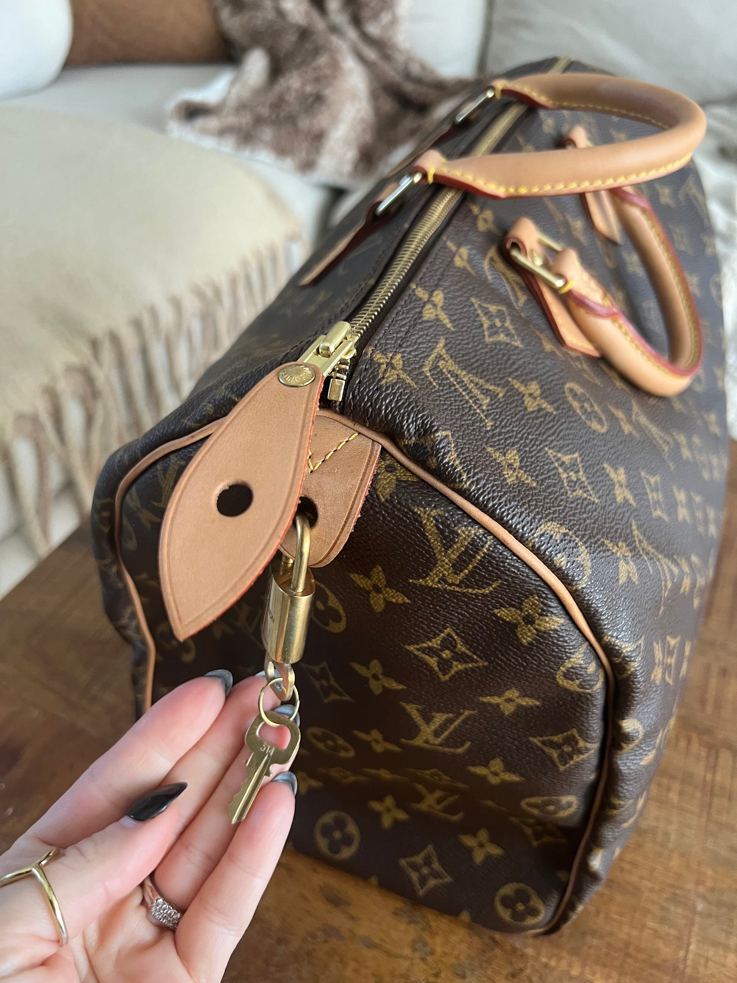 Louis Vuitton Monogram Speedy 40