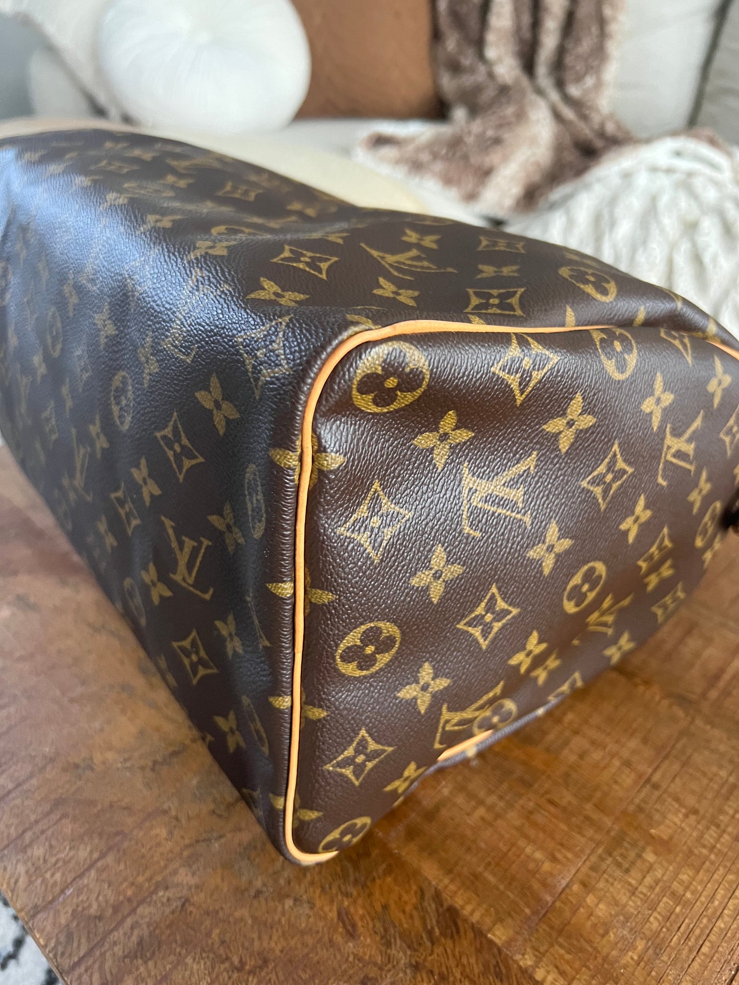 Louis Vuitton Speedy 35