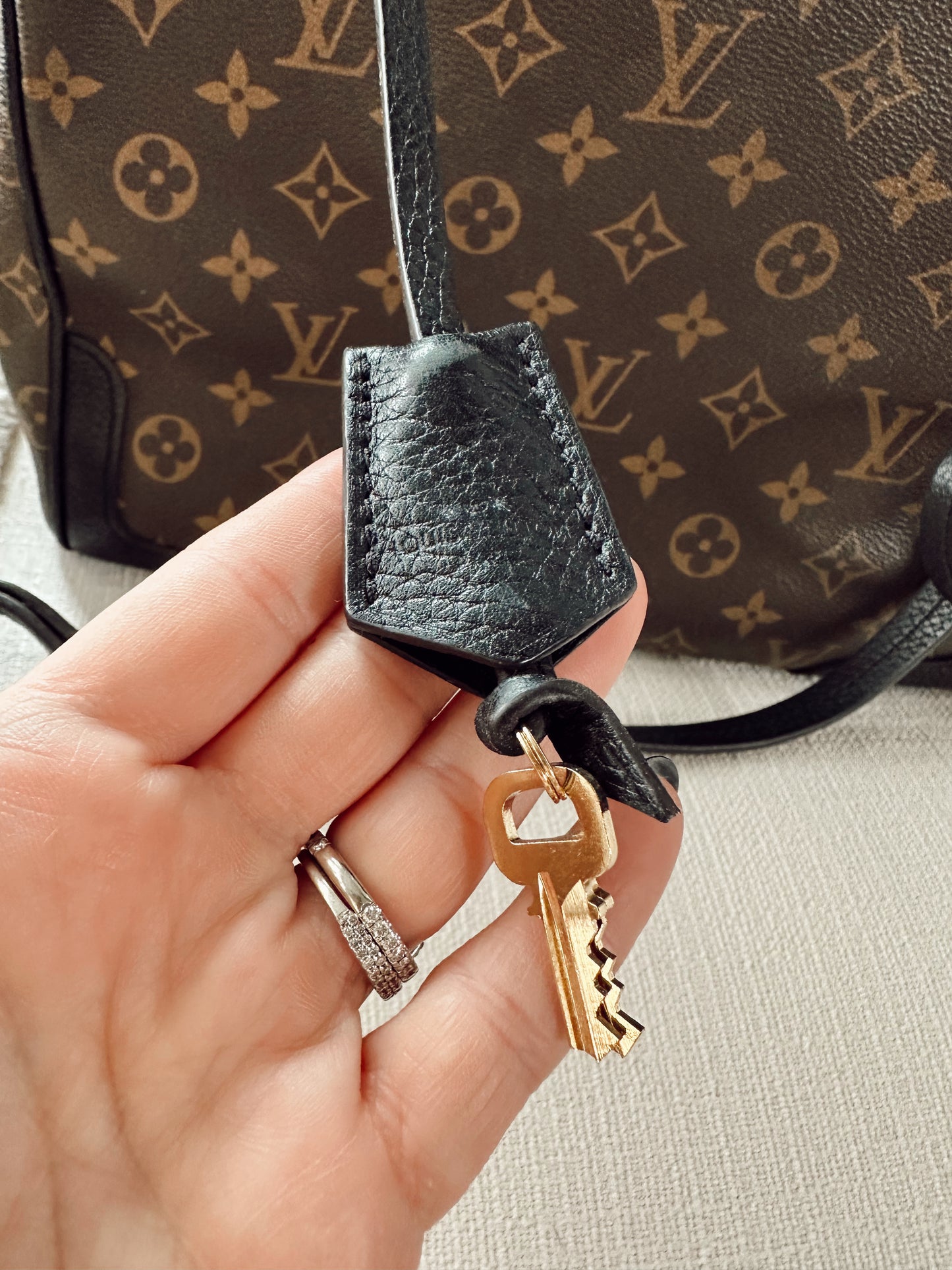 Louis Vuitton Estrela NM Black