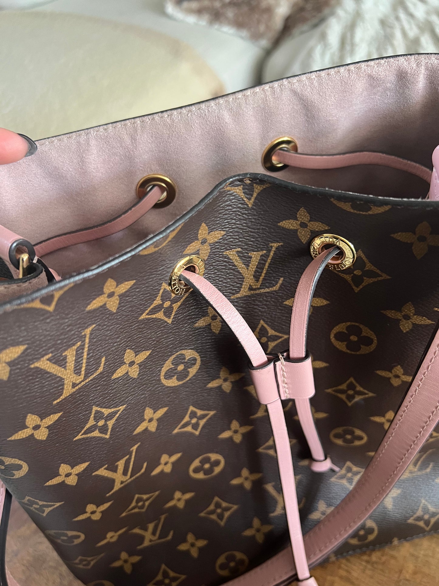 Louis Vuitton NeoNoe Rose Monogram