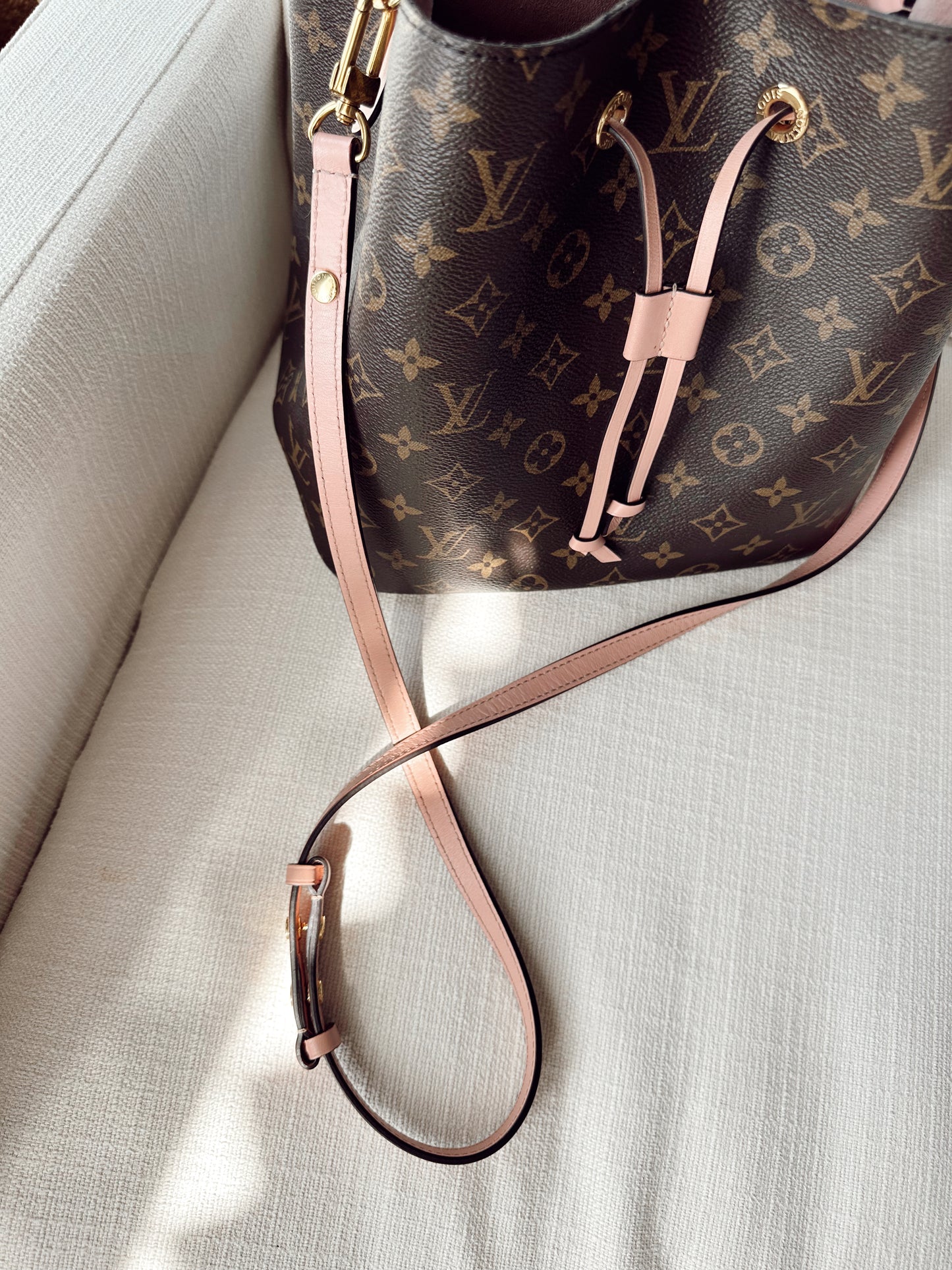 Louis Vuitton NeoNoe MM