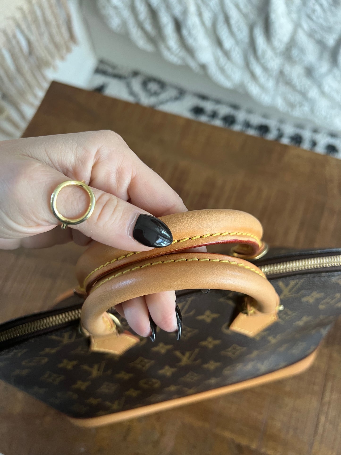 Louis Vuitton Alma Monogram pm